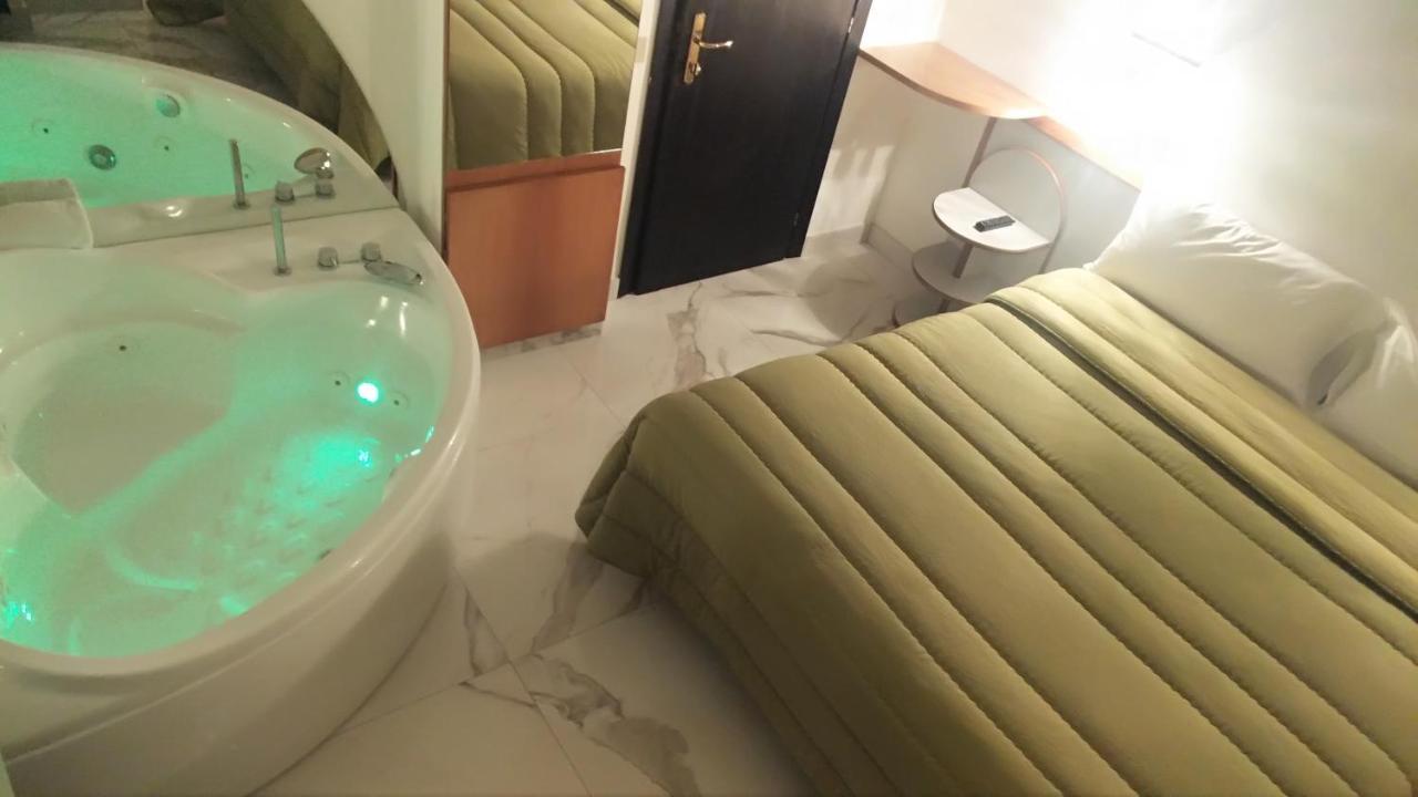 Hotel Memory Ріміні Екстер'єр фото