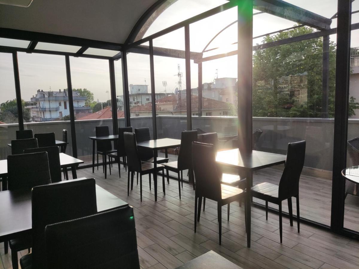 Hotel Memory Ріміні Екстер'єр фото