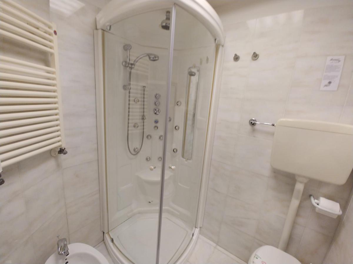 Hotel Memory Ріміні Екстер'єр фото