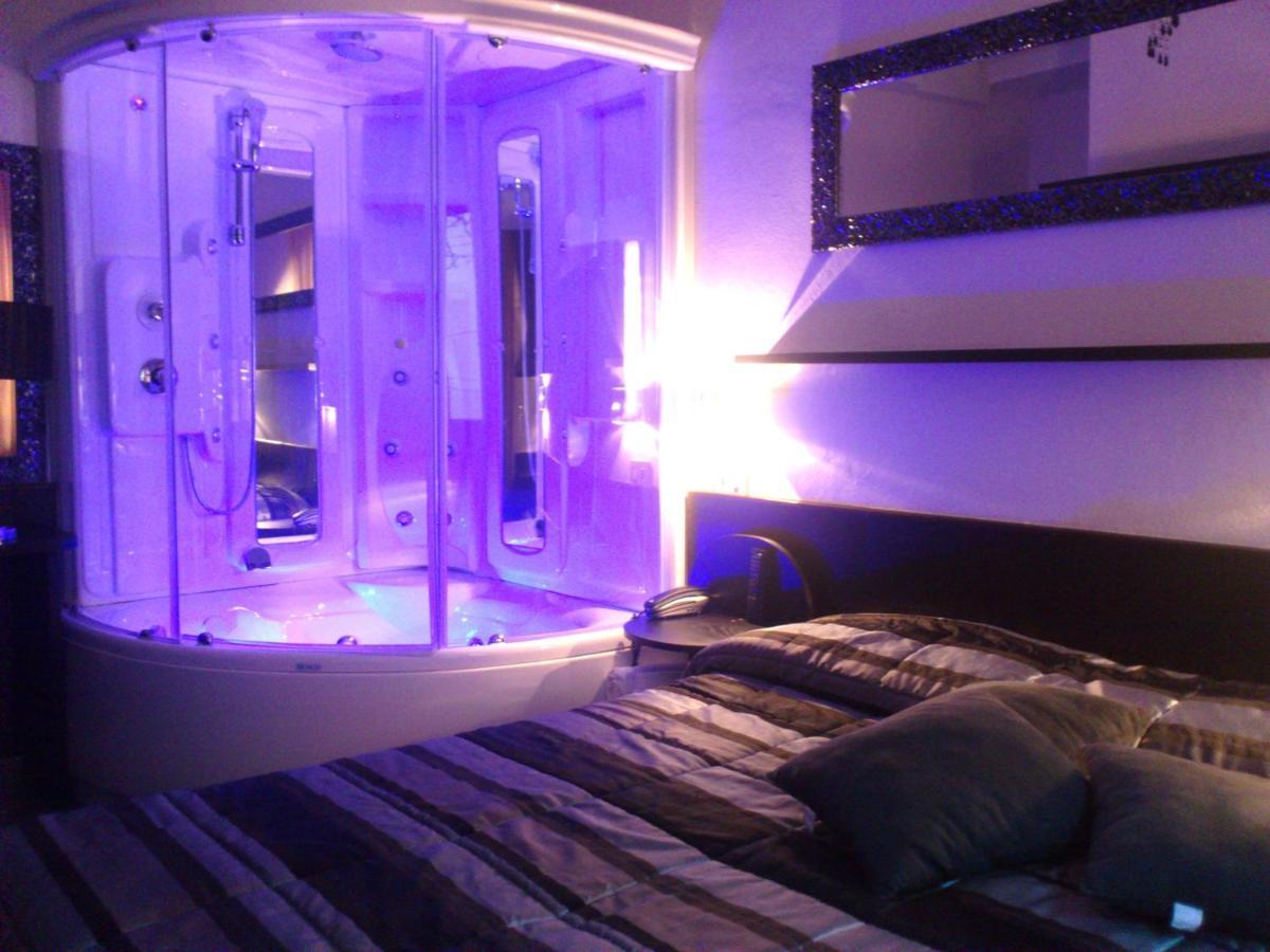 Hotel Memory Ріміні Екстер'єр фото