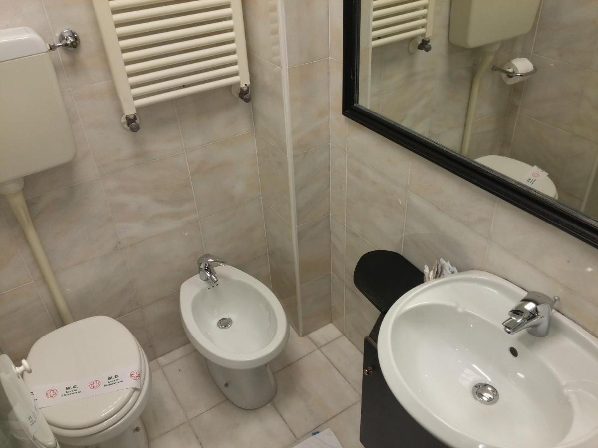 Hotel Memory Ріміні Екстер'єр фото